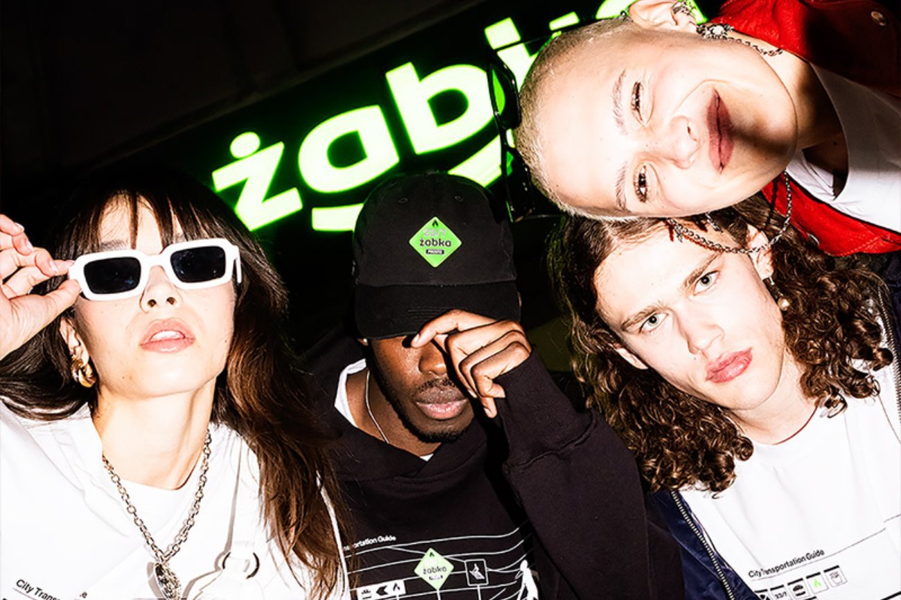 Współpraca Żabki z marką odzieżową Prosto.