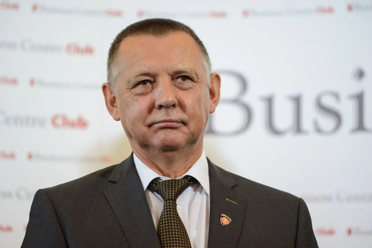 Twarzą projektu mikrorachunków podatkowych został Marian Banaś, minister finansów.