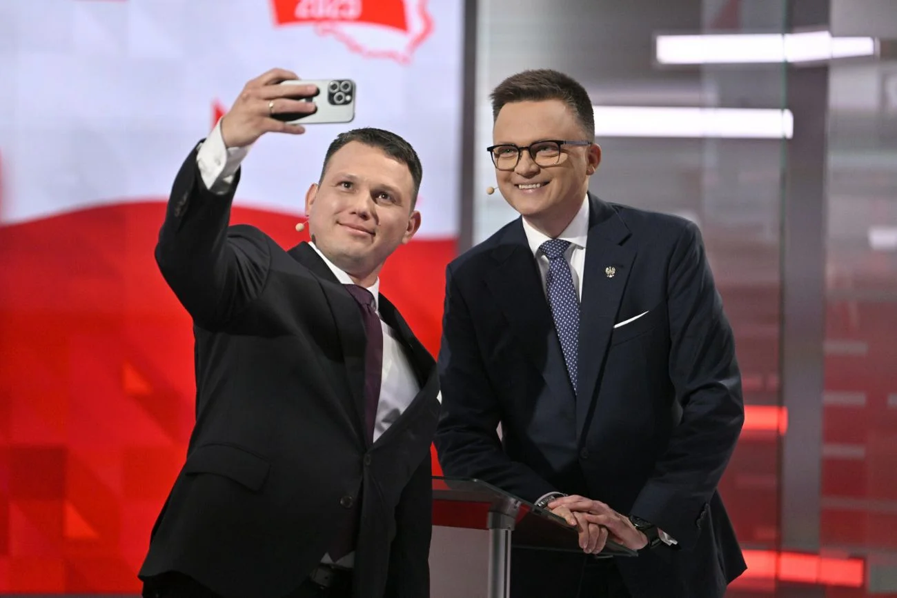 zymon Hołownia zapowiedział pracę nad projektem zakazania smartfonów w polskich szkołach. Tymczasem najnowszy sondaż IBRiS dla "Rzeczpospolitej" ujawnia, jaki jest stosunek społeczeństwa do tej propozycji.