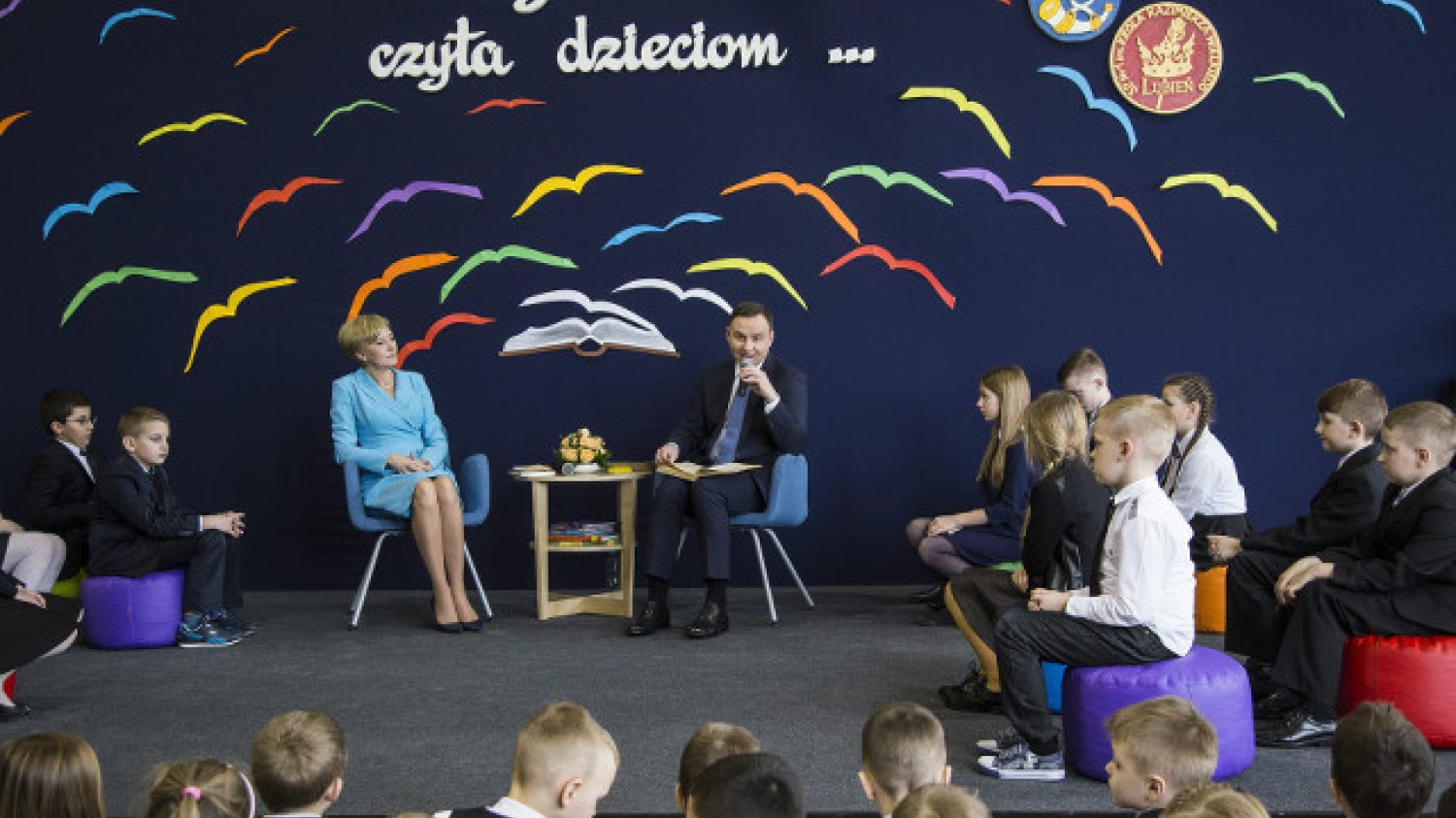 Uczniów trzeba siła nakłaniać do czytania siłą lub prezydentem.