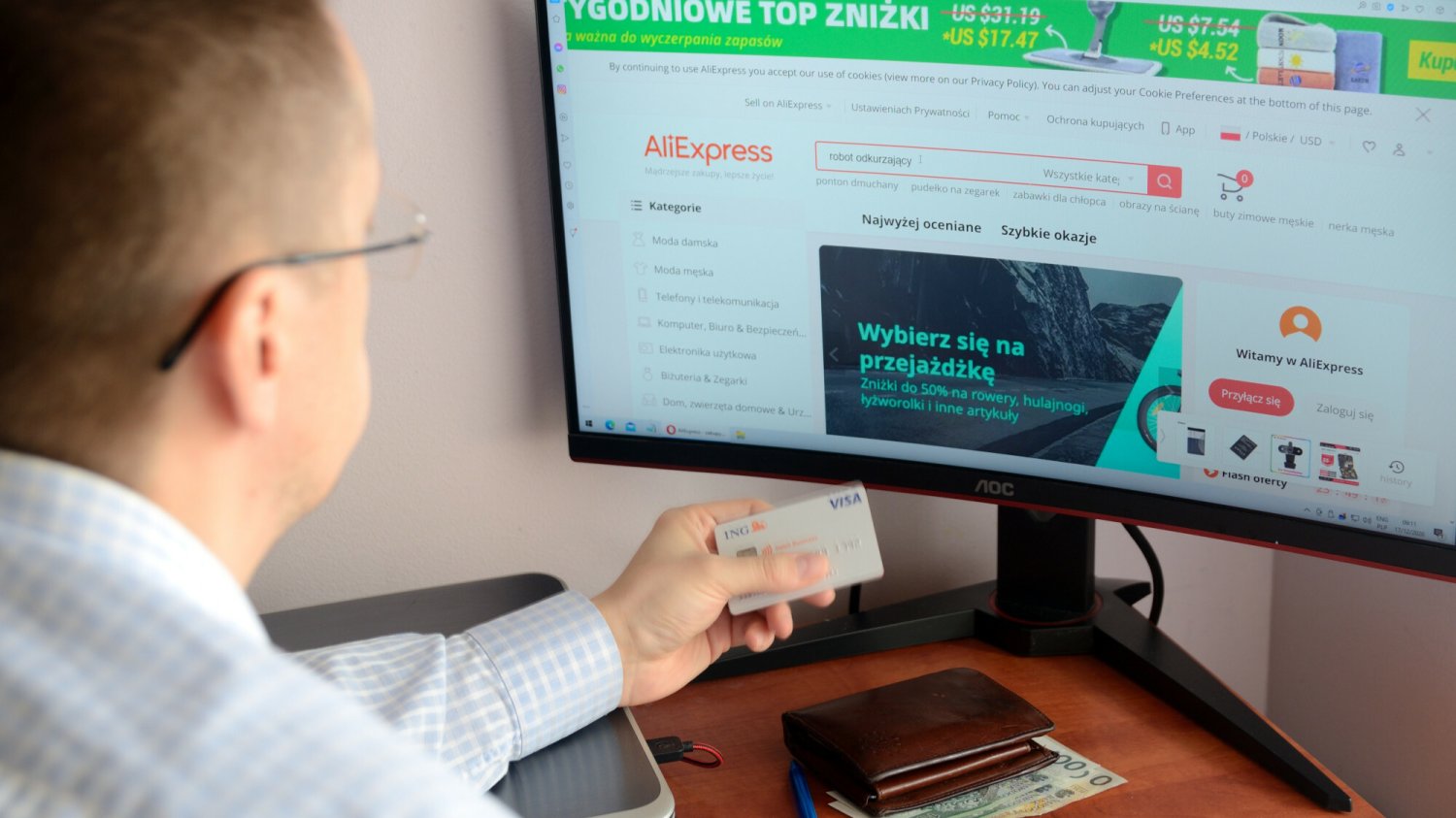 Jakie nawyki mają Polacy przy kupowaniu online?