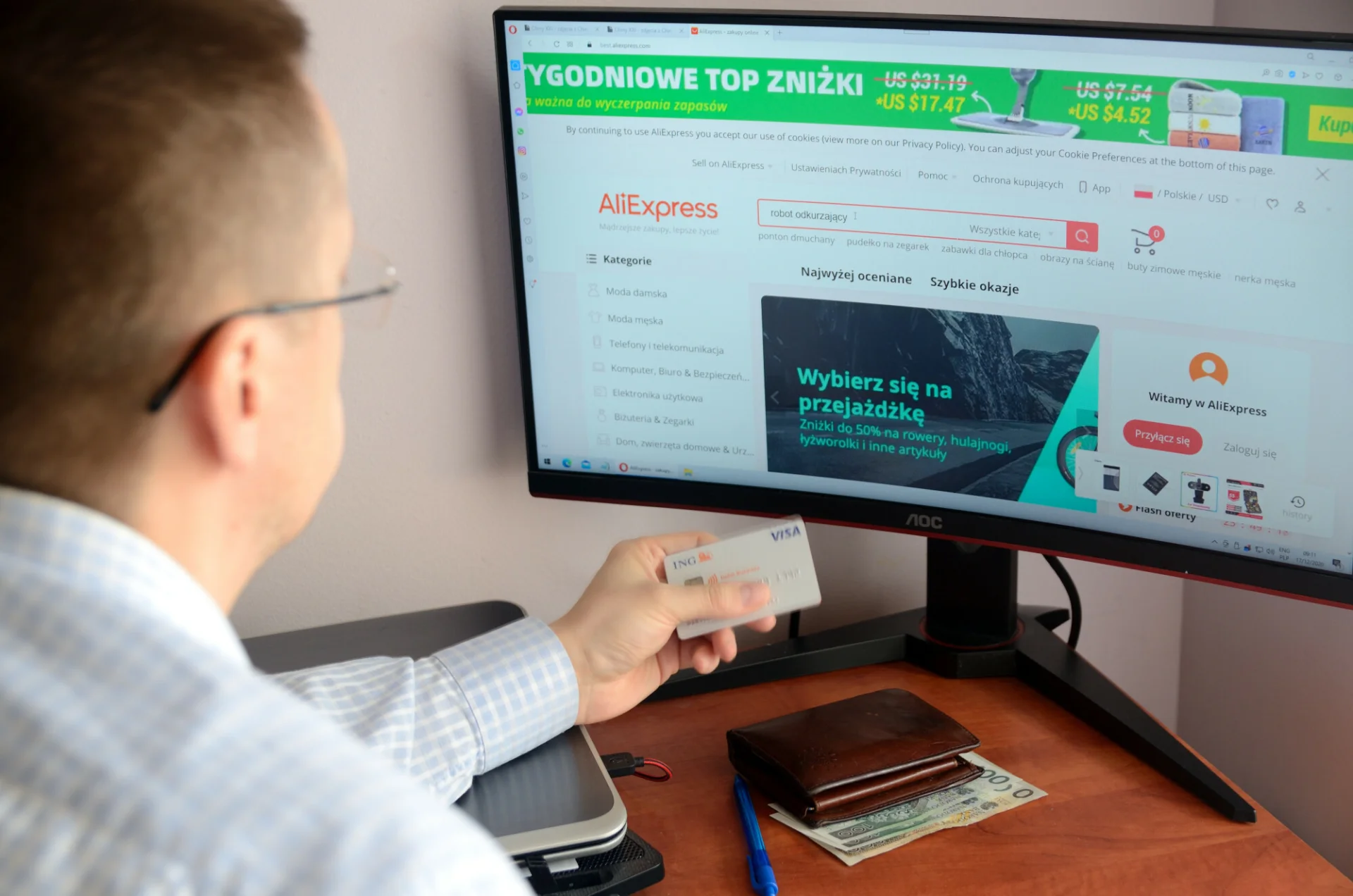 Jakie nawyki mają Polacy przy kupowaniu online?