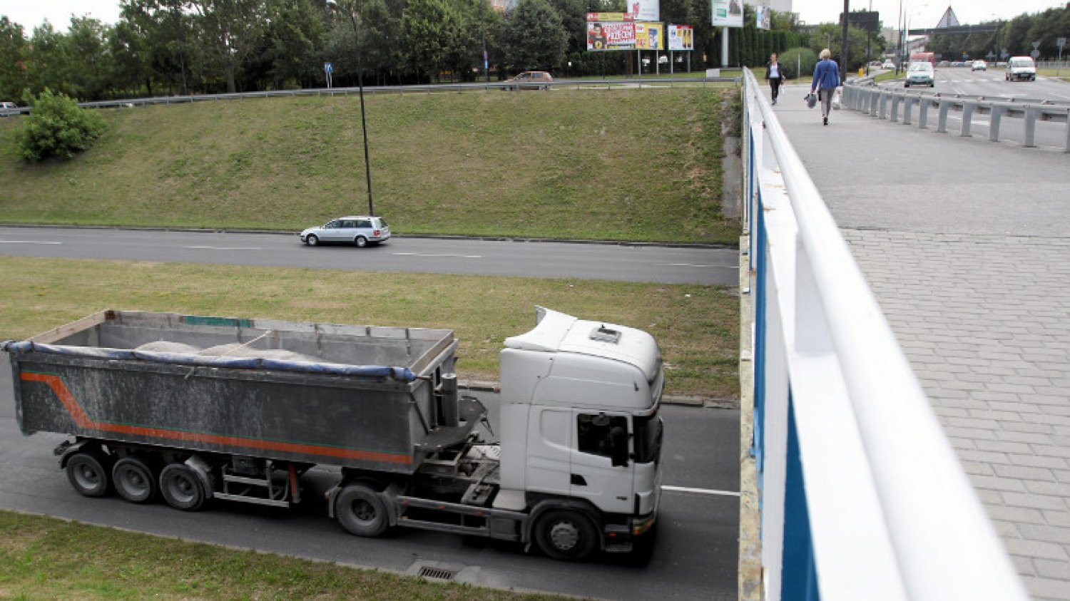 Wyższa płaca dla Polaków w UE? Ekspert: Ucierpią firmy z naszego kraju, bo konkurujemy niską ceną.
