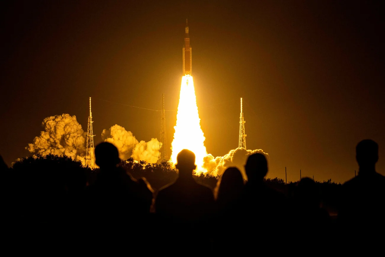 Największa rakieta NASA wyruszyła na Księżyc