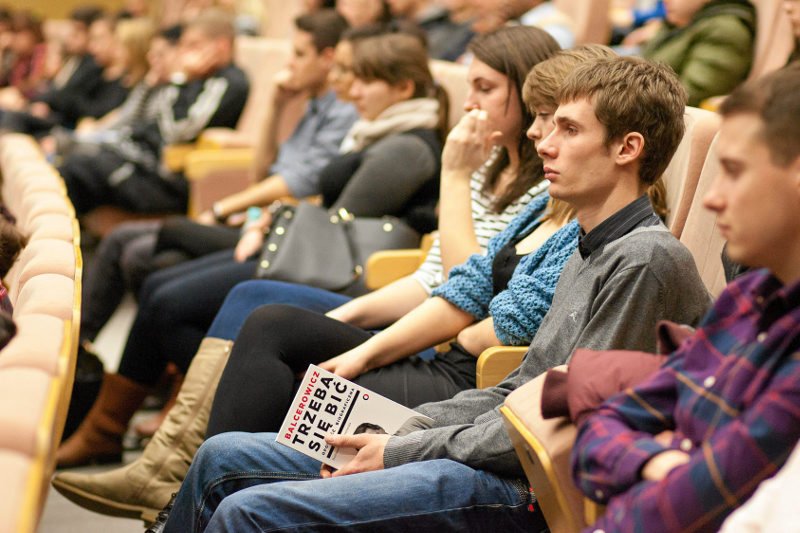 Coraz więcej studentów wybiera zagraniczne uczelnie