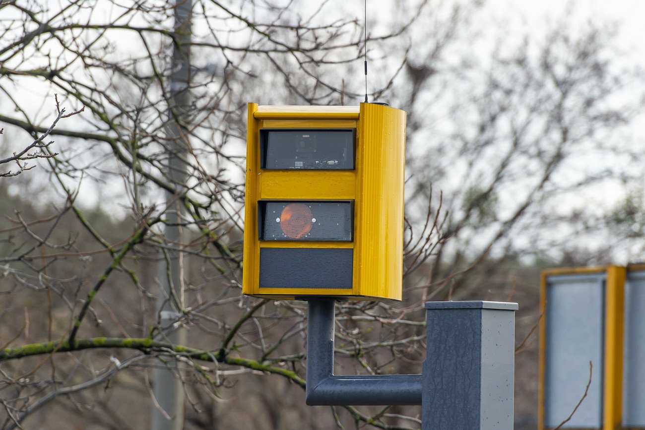 Co, jeśli fotoradar zrobi zdjęcie dwóm samochodom?