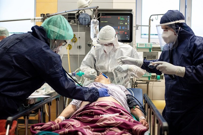 W Szpitalu Narodowym leczy się obecnie 27 pacjentów.