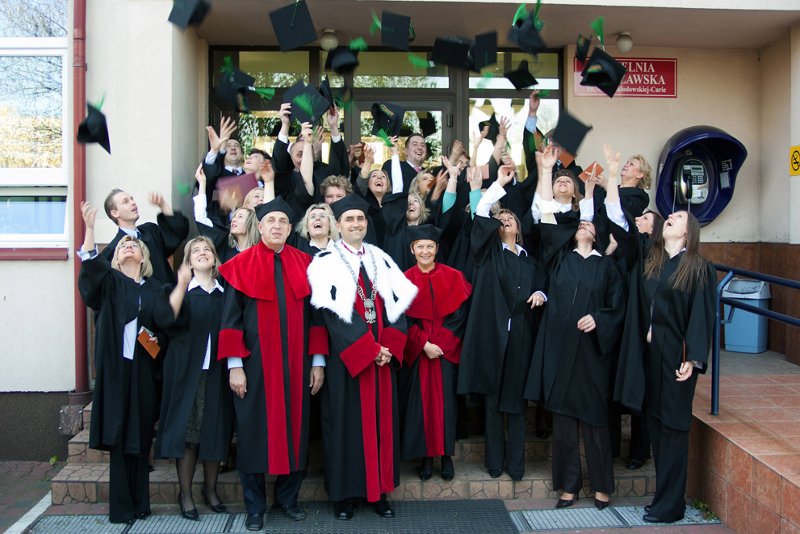 Program stażowy, przeprowadzony przez niepubliczną Uczelnię Warszawską im. Marii Skłodowskiej-Curie, pomógł studentom ekonomii oraz turystyki i rekreacji zdobyć pierwsze doświadczenia na rynku pracy