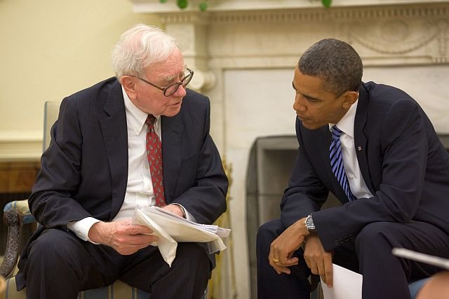 Warren Buffett i Barack Obama w Gabinecie Owalnym. Buffett 80 proc. sowjego czasu przeznacza na czytanie i rozmyślanie