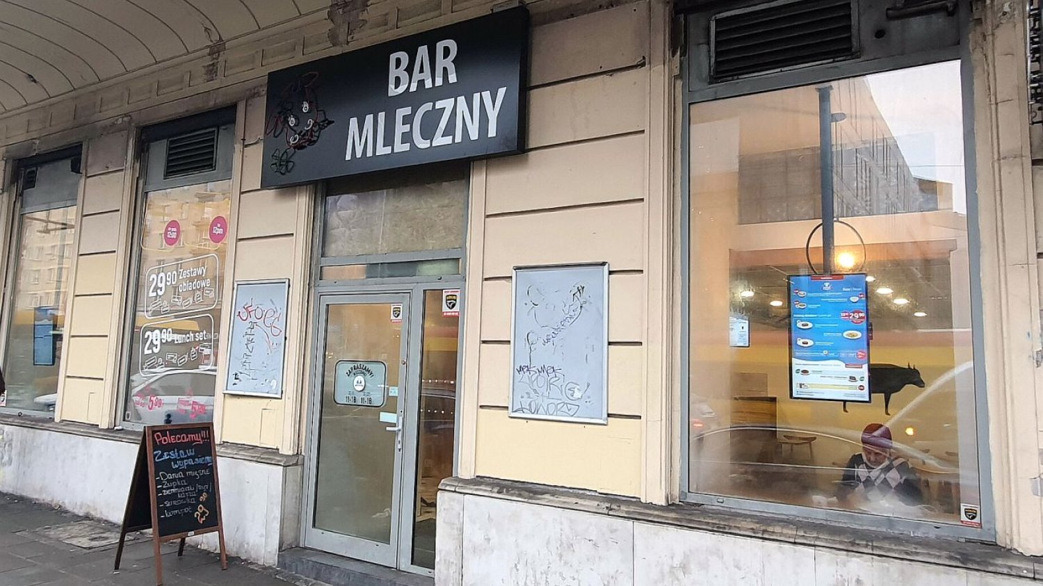 Co jest tańsze: bar mleczny czy sejmowa stołówka? Nie zgadniecie