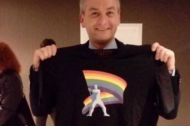 Koszulki "Lewackiej Szmaty" promował m.in Robert Biedroń