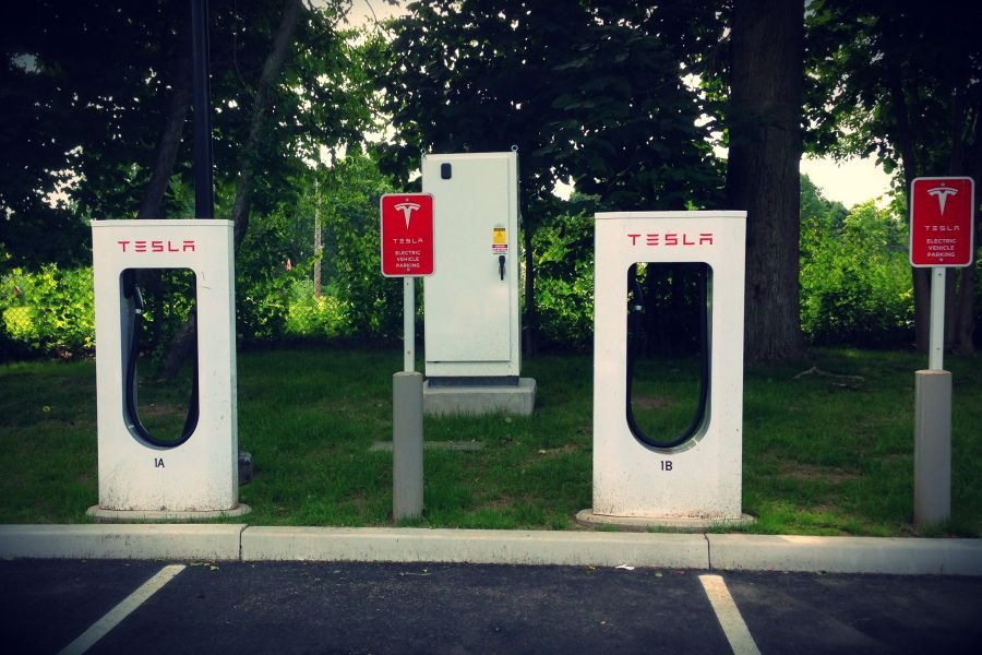 W Polsce za 10 lat ma być milion aut elektrycznych.