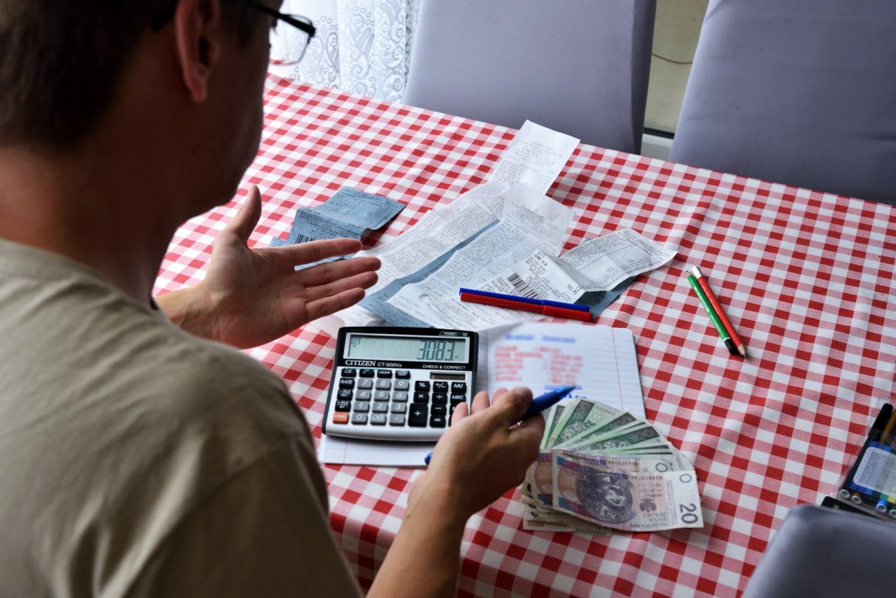 Pieniądze i kalkulator