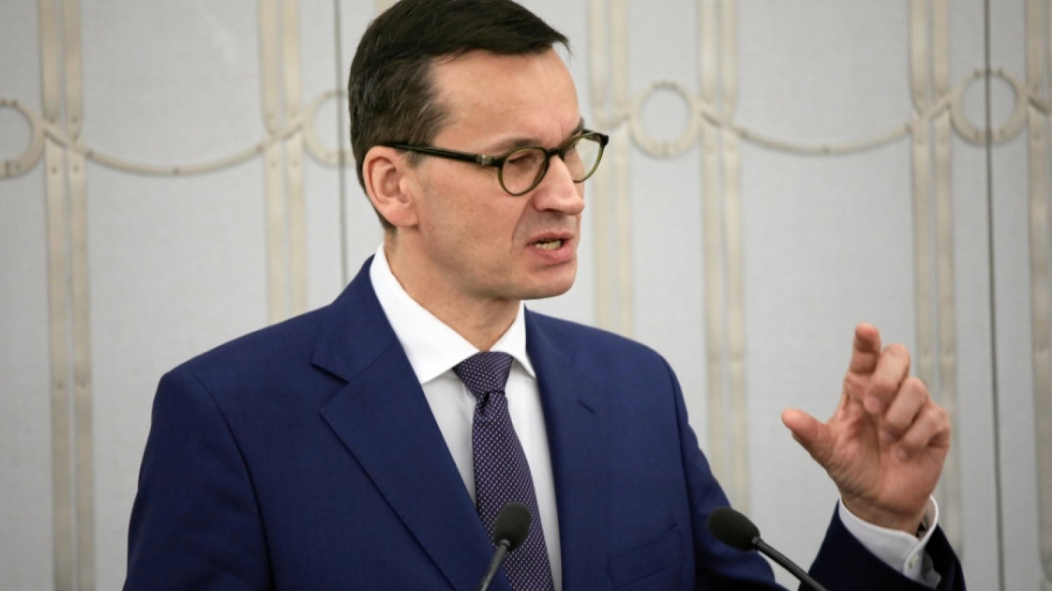 Premier Mateusz Morawiecki zapowiedział ustawę, która ograniczy liczbę marek własnych produkowanych przez sieci handlowe.