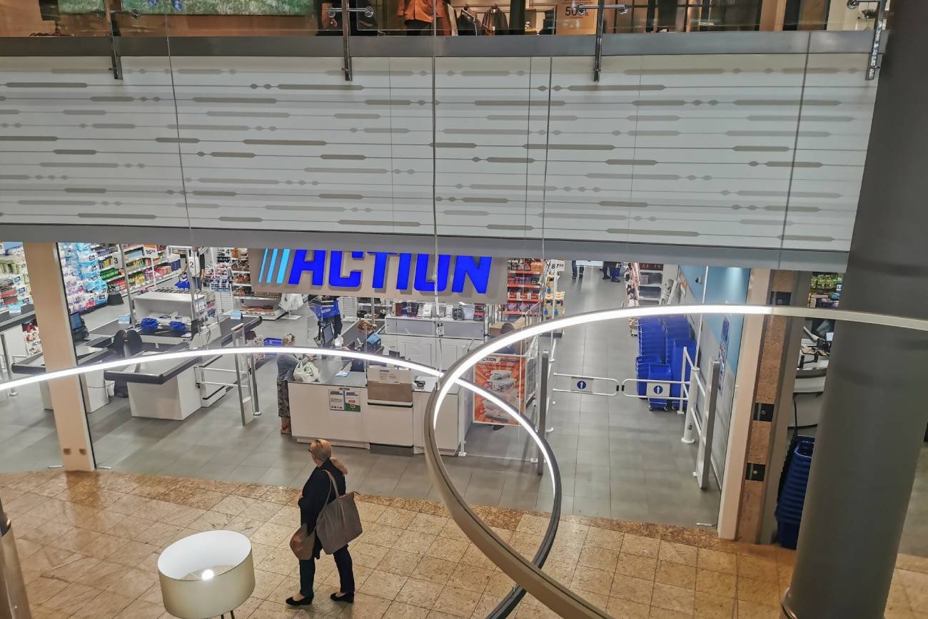 Sklep Action w centrum handlowym.