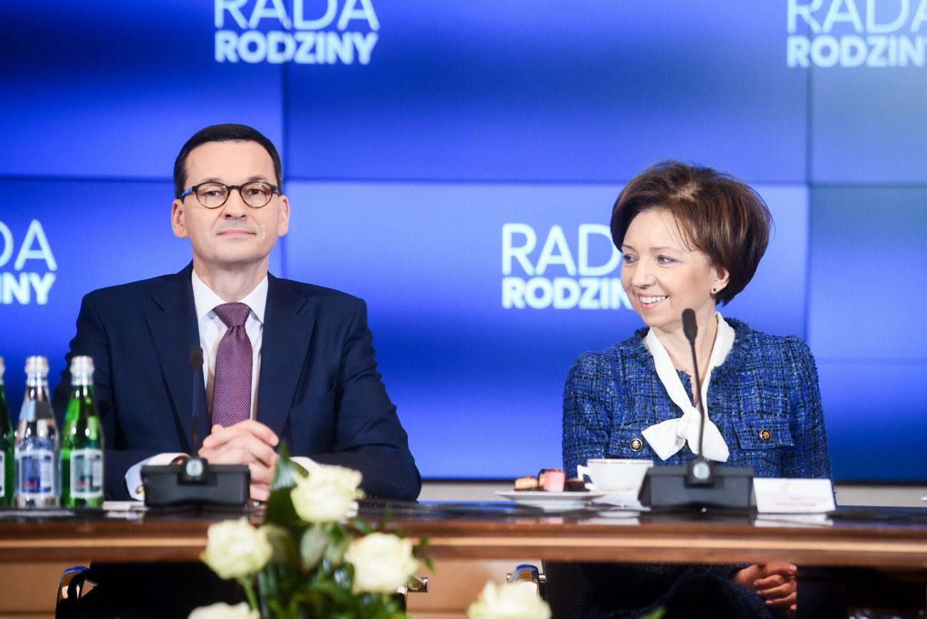 Premier Mateusz Morawiecki i minister rodziny i polityki społecznej Marlena Maląg