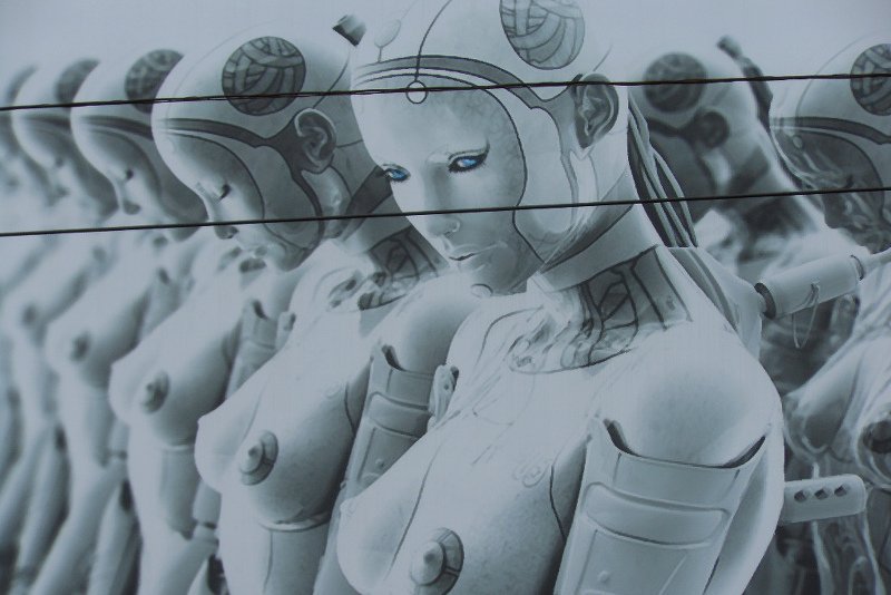 Miały odbierać miejsca pracy, a w Polsce przyczyniły się do ich wzrostu. Nie musimy bać się technologii w pracy