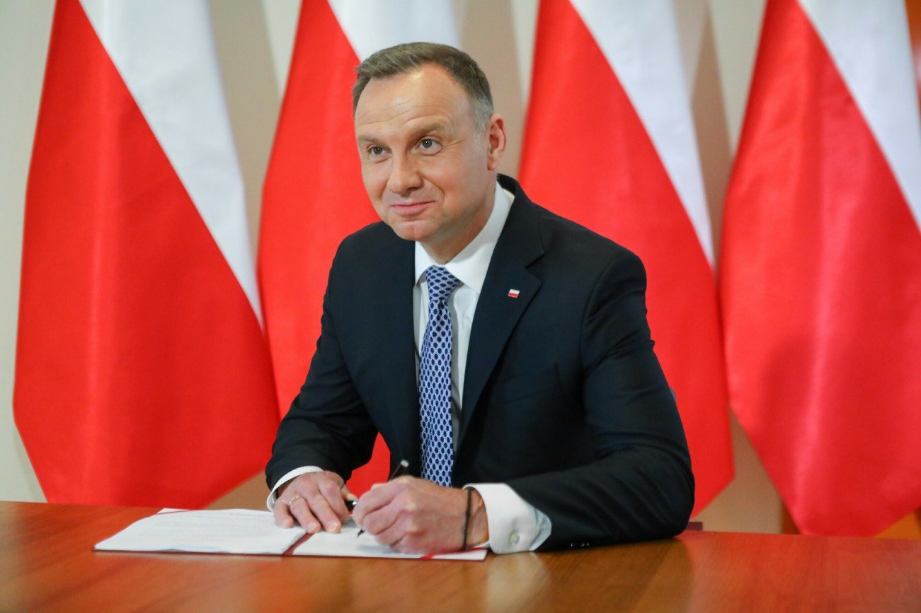 Prezydent podpisał pakiet nowelizacji. Znika użytkowanie wieczyste i PCC za pierwsze mieszkanie.