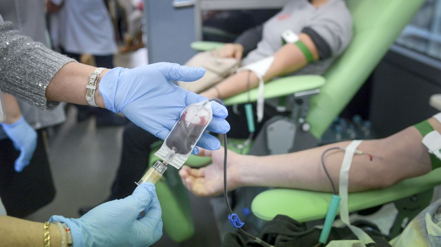 Krwiodawcy dostają czekoladę jak ekwiwalent posiłku regeneracyjnego