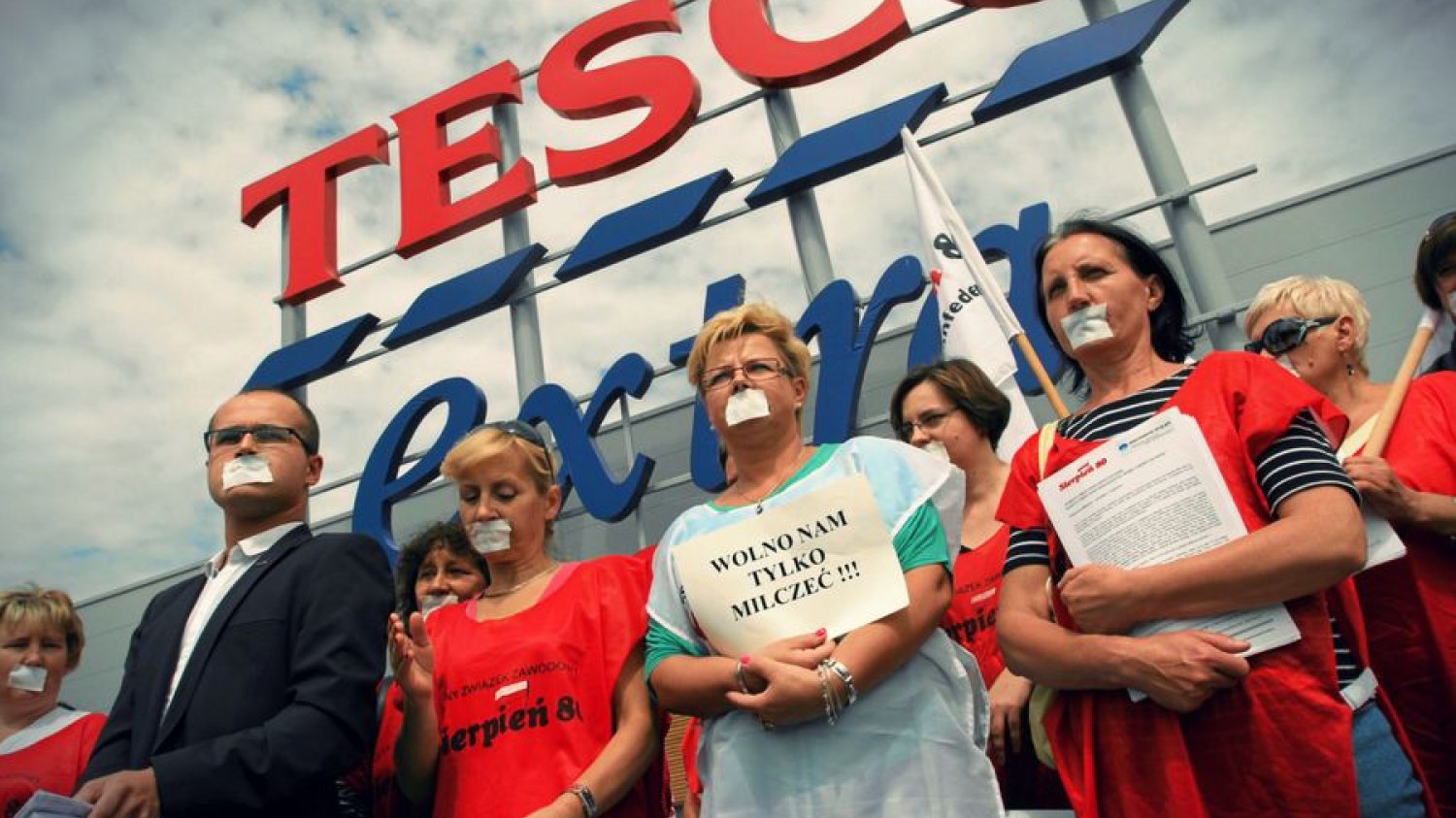 Protest pracowników Tesco w Bydgoszczy.