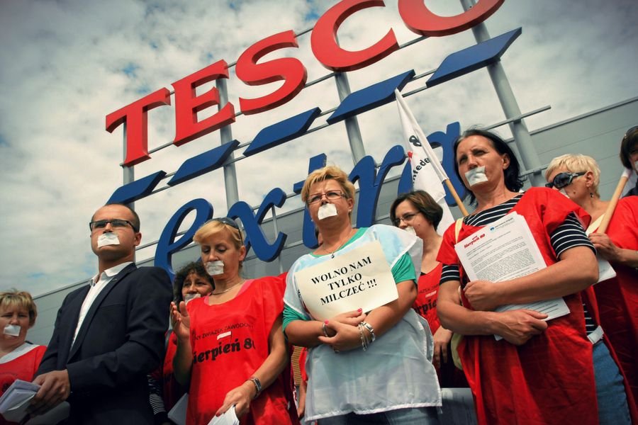 Protest pracowników Tesco w Bydgoszczy.