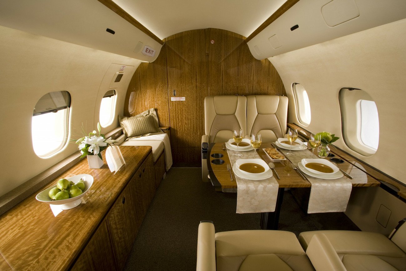 Jak wyglądają posiłki w biznes klasie?