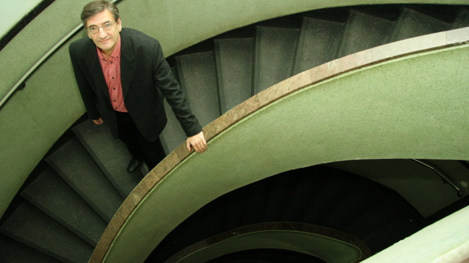 Prof. dr hab. Andrzej Szahaj - dziekan Wydziału Humanistycznego Uniwersytetu Mikołaja Kopernika w Toruniu, kierownik Zakładu Filozofii Współczesnej w Instytucie Filozofii UMK.