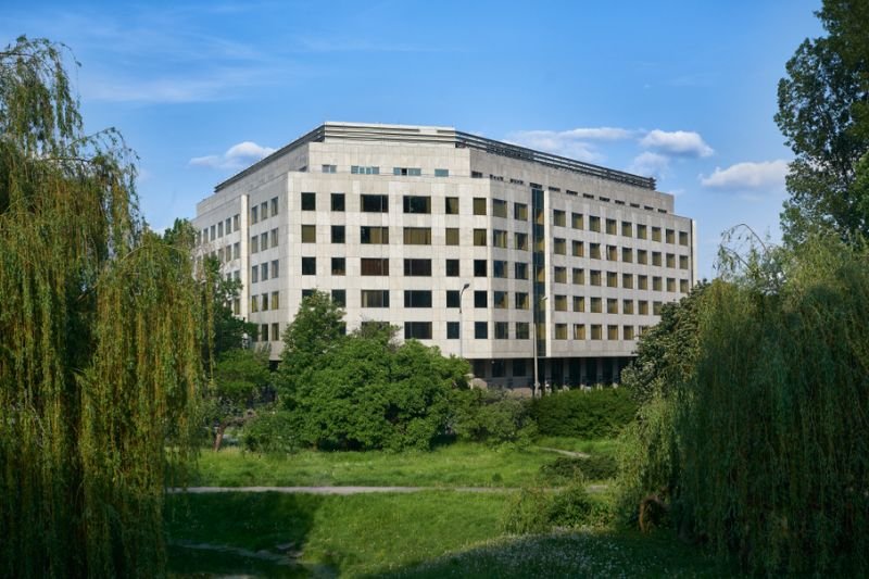 Hotel położony jest w samym sercu Warszawy.