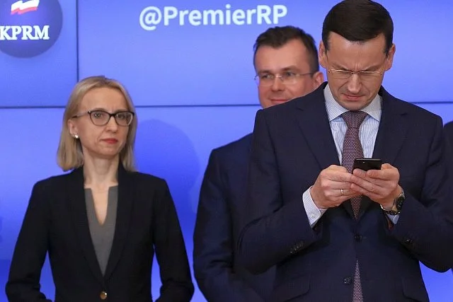 Minister Finansów Teresa Czerwińska i premier Mateusz Morawiecki uwielbiają ręczne sterowanie gospodarką