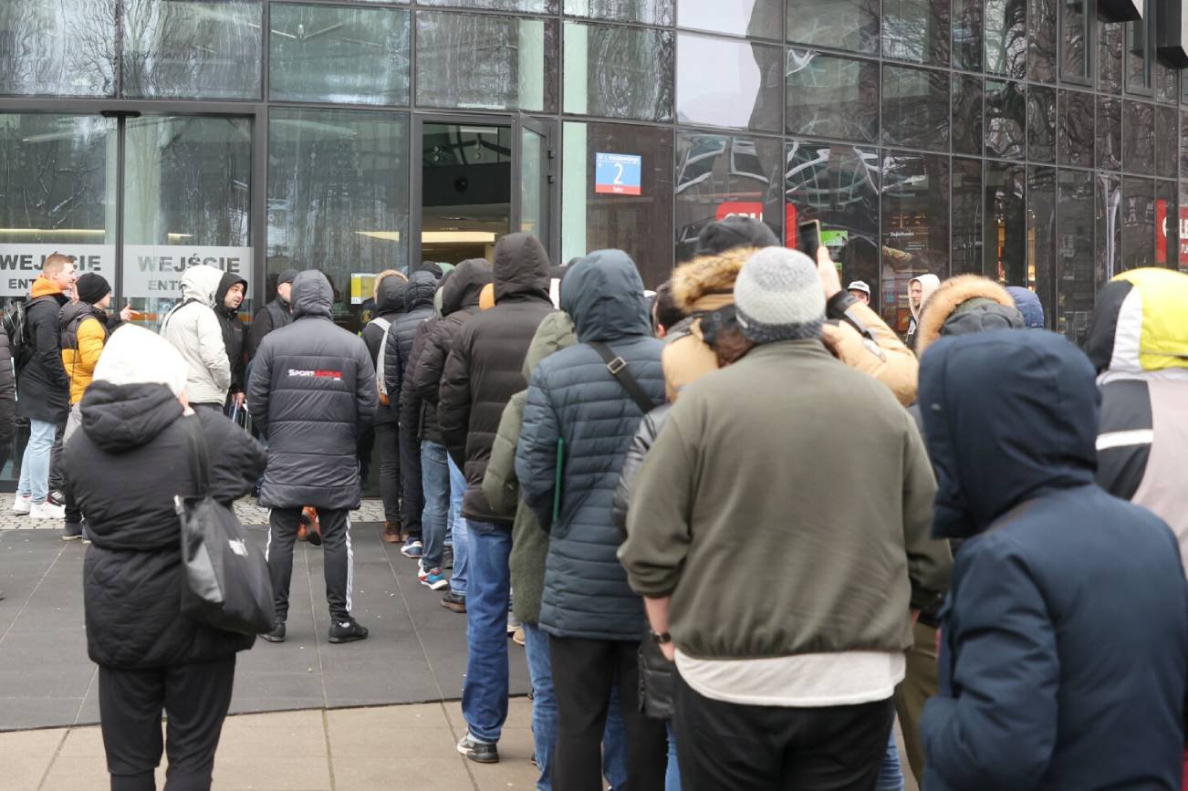 Masowe składanie wniosków o wymianę prawa jazdy.