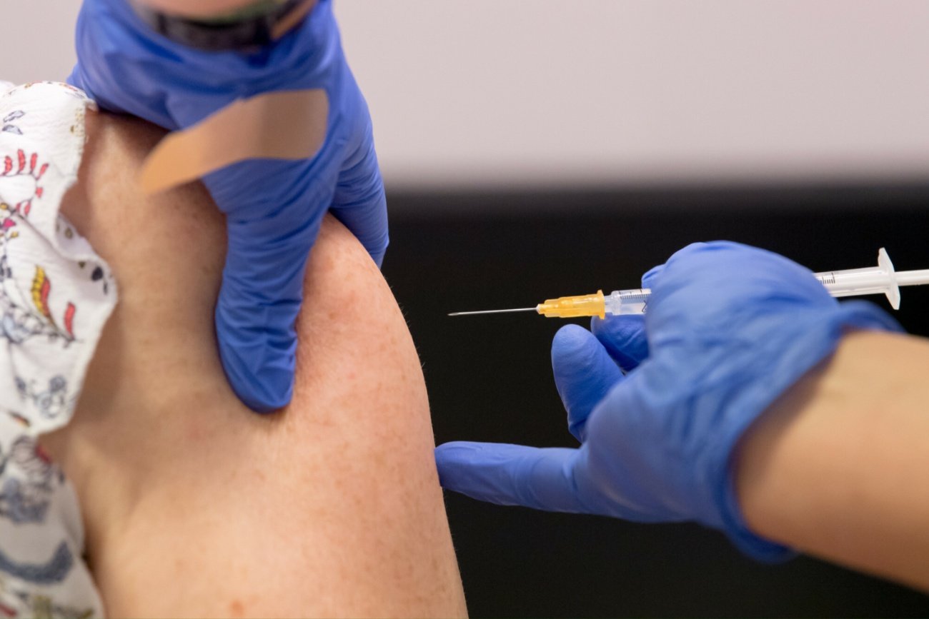 Szczepienie przeciwko koronawirusowi.