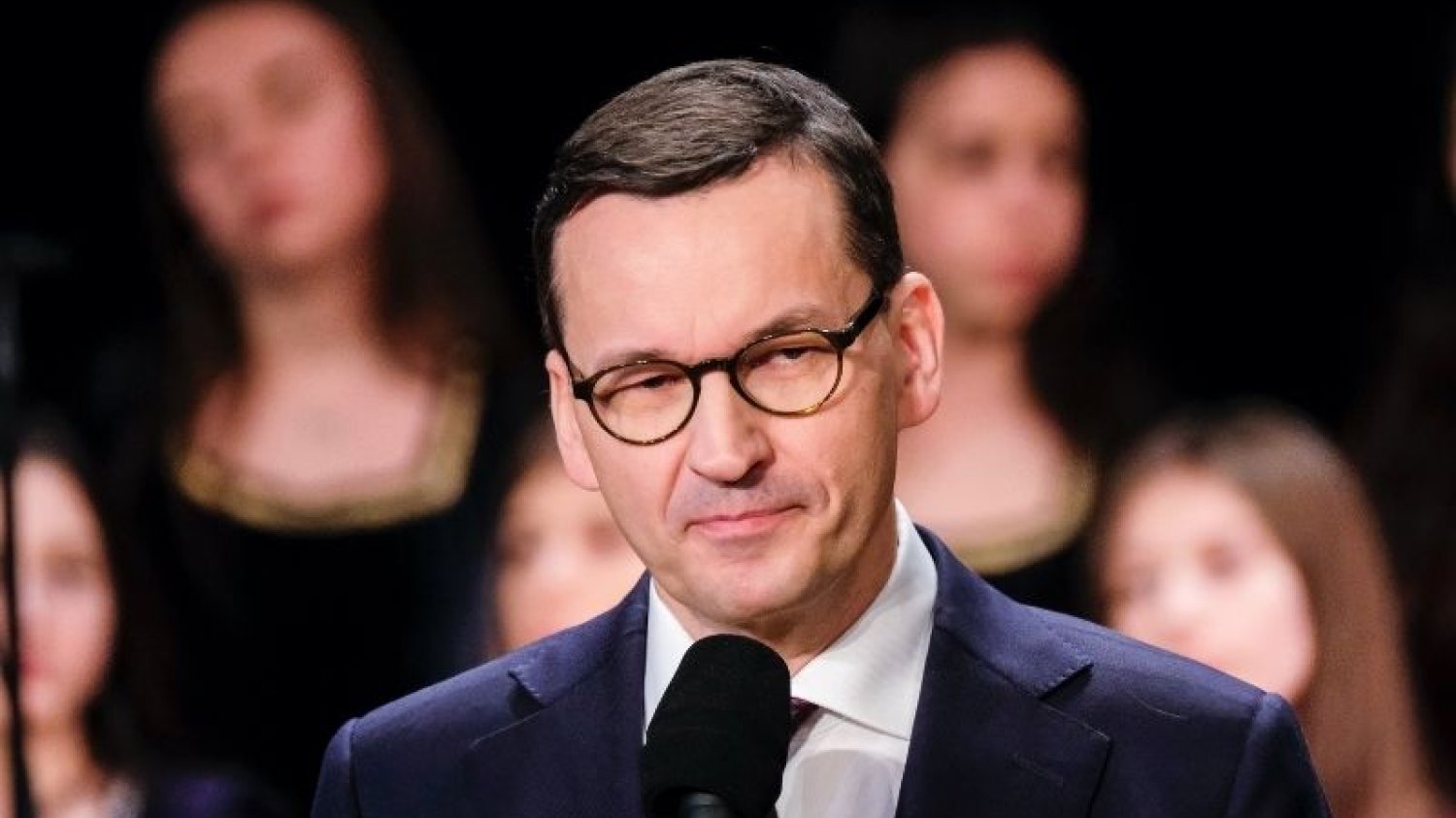 Forsowany przez PiS podatek od mediów zapłacą również kluby sportowe i supermarkety.