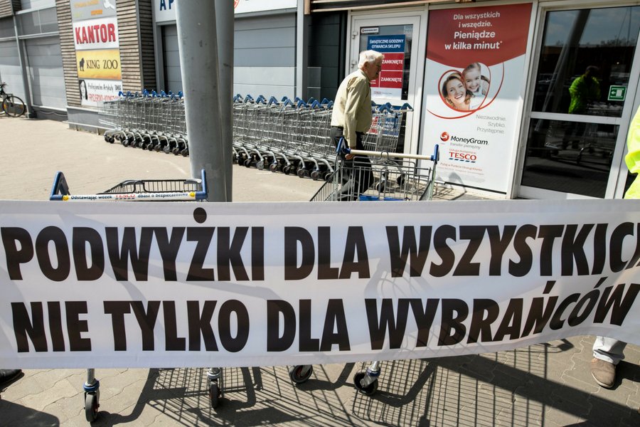 Wzrost średnich zarobków w średnich i dużych firmach wyniósł w maju 2018r.  7 proc. Dziś średnia pensja w tym segmencie to 4696,59 zł brutto.