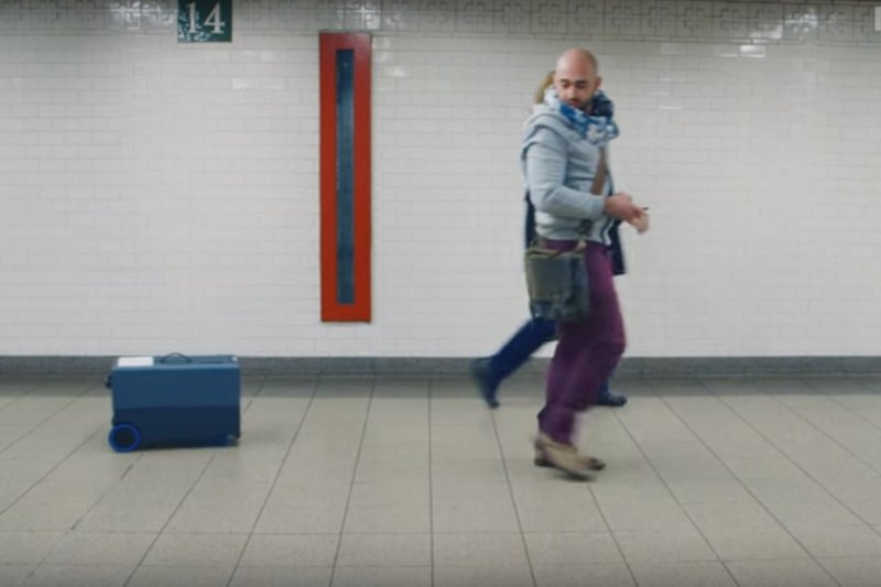 Inteligentny bagaż nie tylko sam się porusza, ale i ryzyko jego zaginięcia jest minimalne.