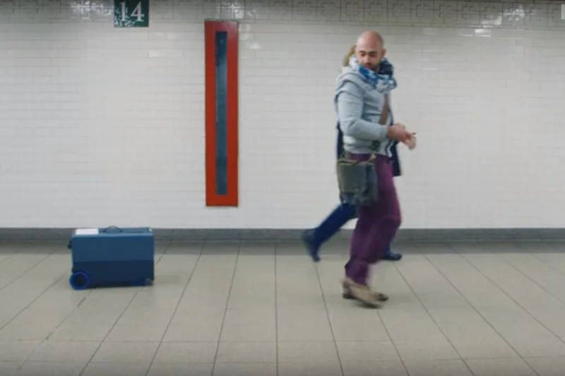 Inteligentny bagaż nie tylko sam się porusza, ale i ryzyko jego zaginięcia jest minimalne.