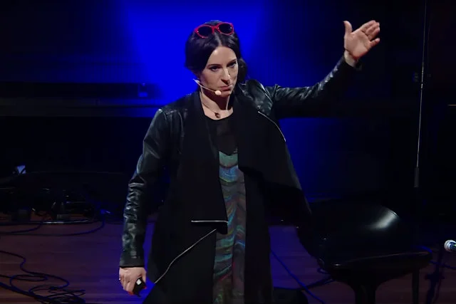 Ewa-Jarczewska-Gerc podczas ubiegłorocznej konferencji TEDxWarsaw tłumaczyła, co odróżnia motywację od „motywacji”
