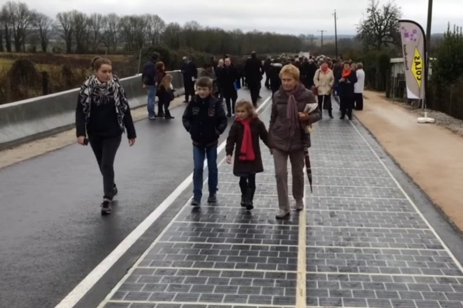 "Solarna autostrada" w Tourouvre-au-Perche w Normandii.