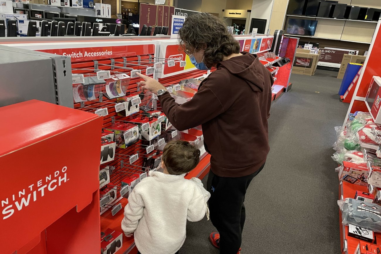 Ceny elektroniki w niektórych sklepach były niższe przed Black Friday