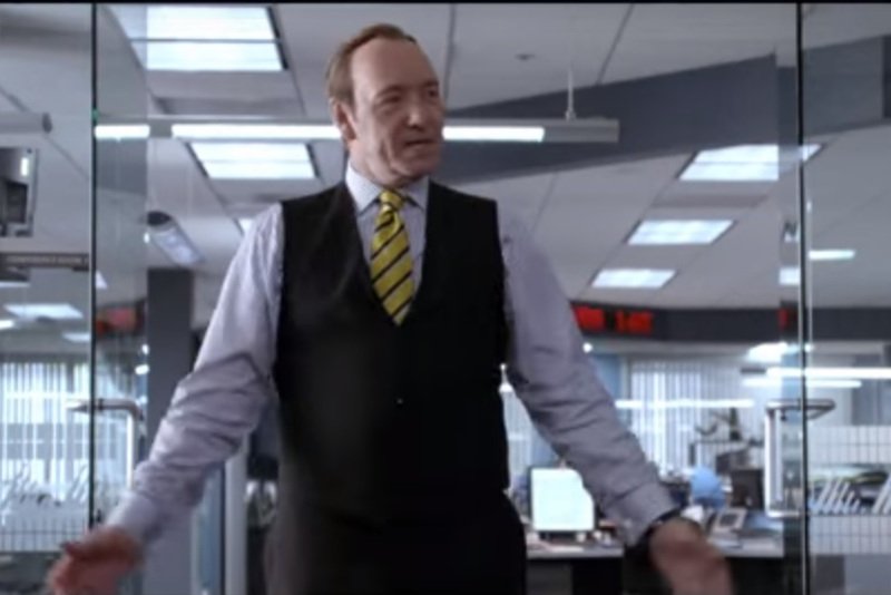 Kevin Spacey w roli okropnego szefa w filmie „Szefowie wrogowie”. Firmy zarządzane przez takich jak on same pozbawiają się szans na bycie innowacyjnymi.