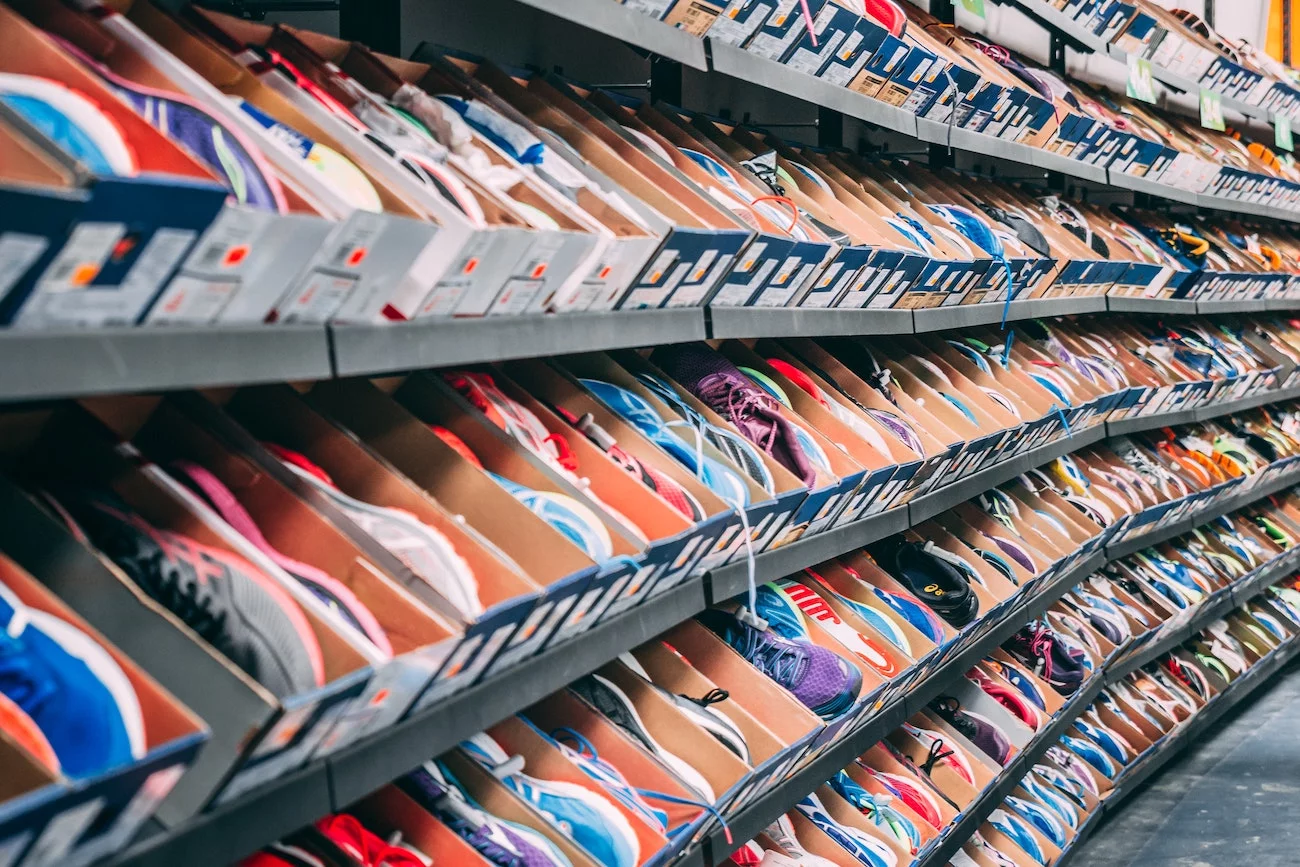 Foot Locker zamknie 400 sklepów