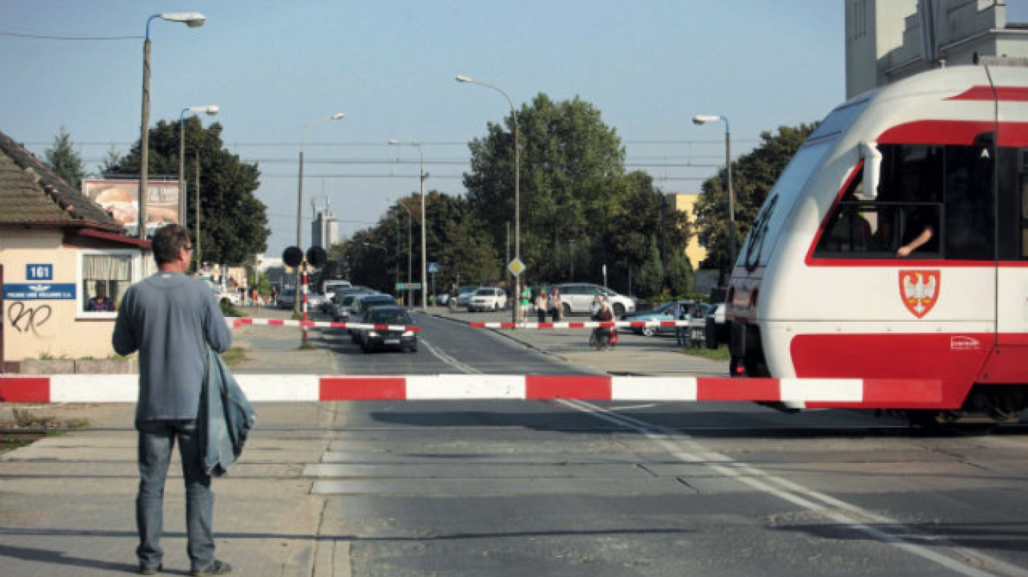 Zagrożonych zamknięciem są tysiące przejazdów kolejowych w kraju