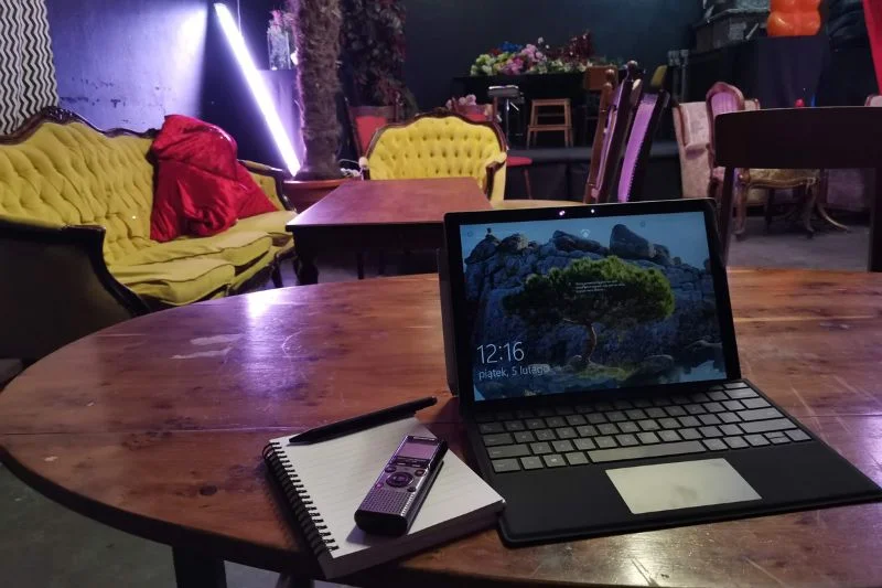 Surface pozwala na komfortową pracę w prawie każdym miejscu.
