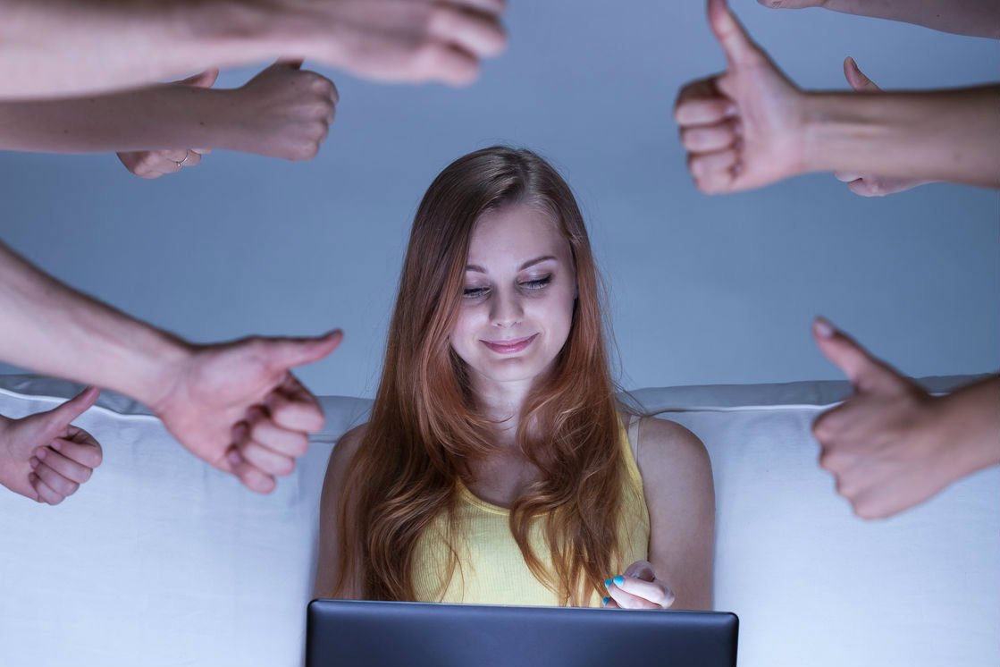 Facebook krytycznym okiem przygląda się mediom społecznościowym