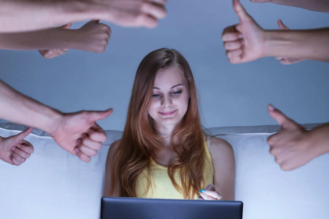 Facebook krytycznym okiem przygląda się mediom społecznościowym
