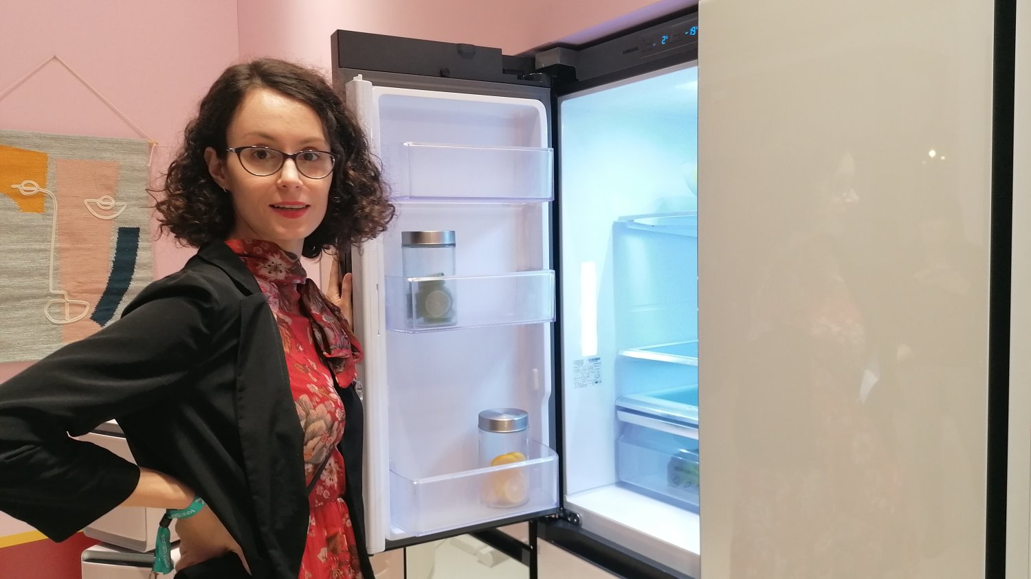Lodówki BESPOKE są lekkie, ładne i designerskie.