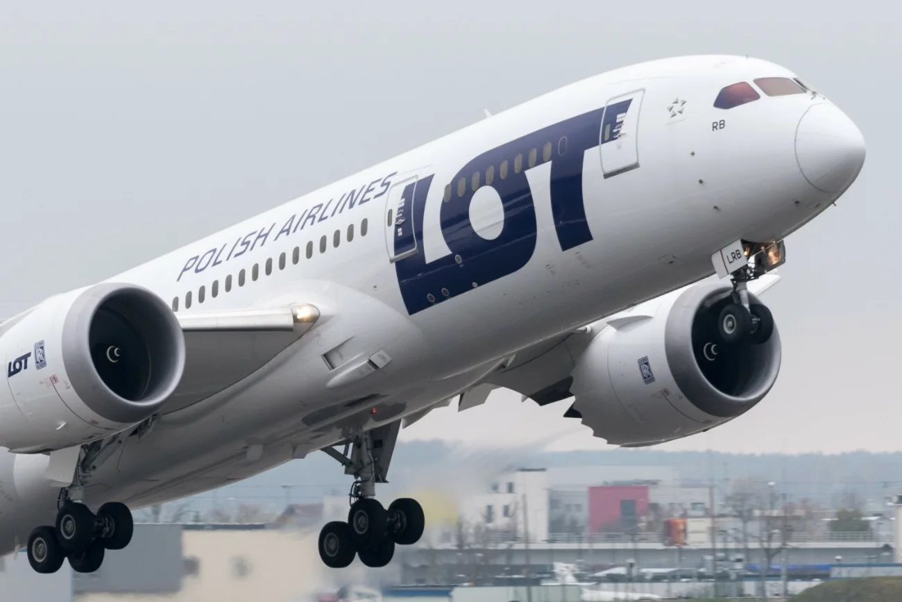 Dreamliner LOT.
