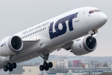 Dreamliner LOT.