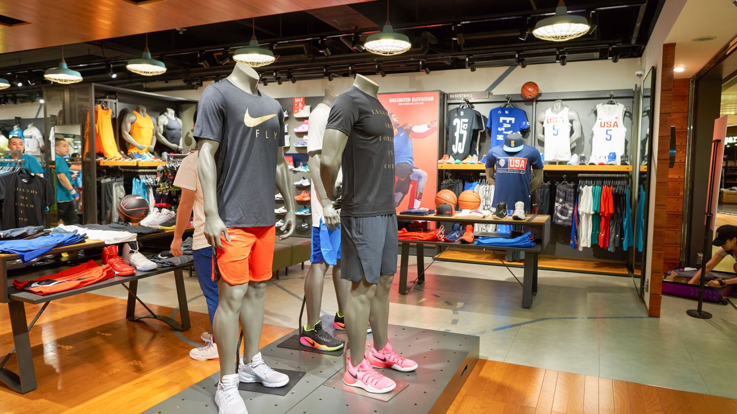 Sklep Nike Factory w Modliniczce, jak twierdzą jego klienci, nie dokonuje prawidłowej reklamacji