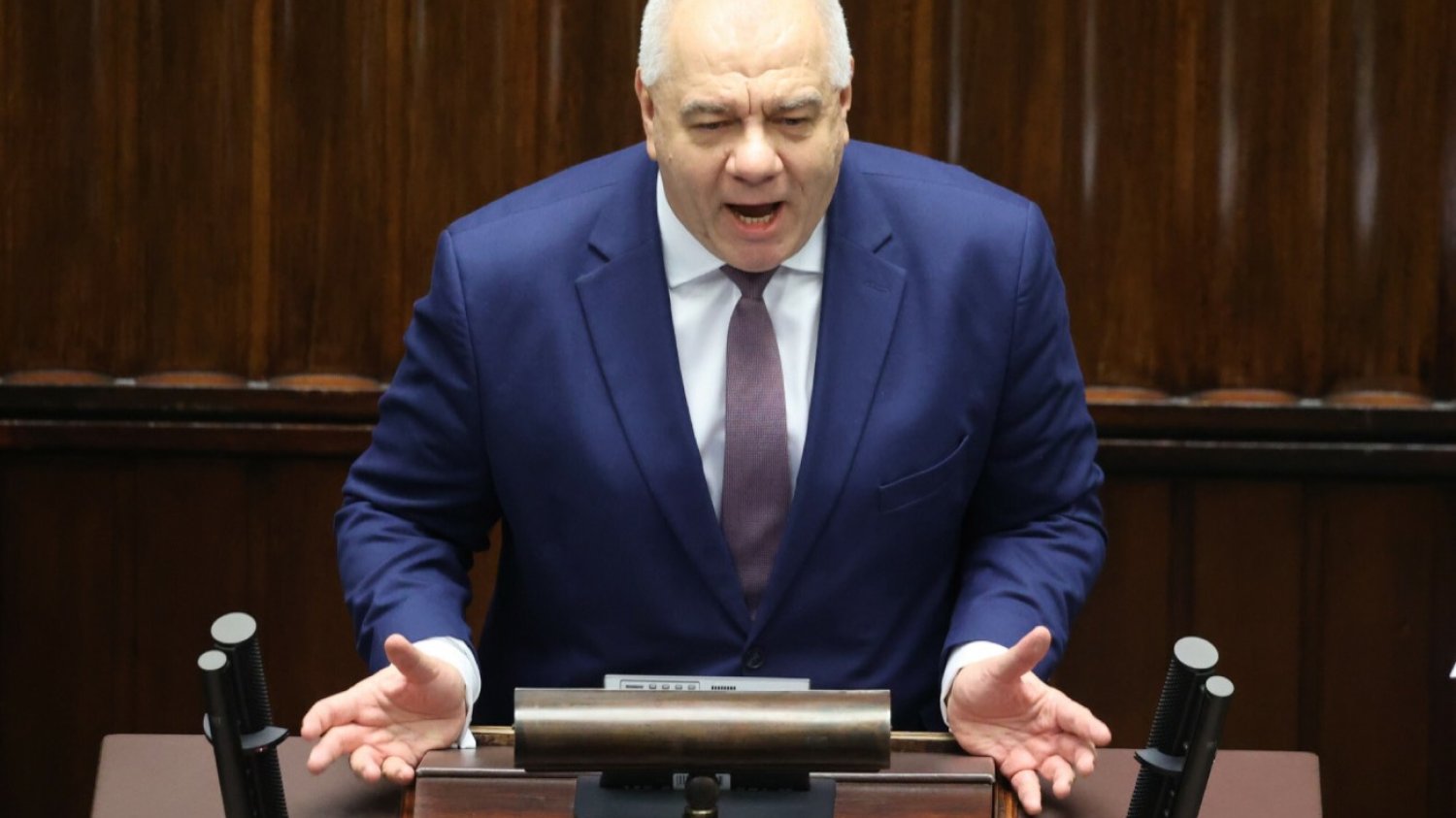 Tarcza antyinflacyjna do zmiany. Będą limity cen. O to wcześniej kłócił się Jacek Sasin