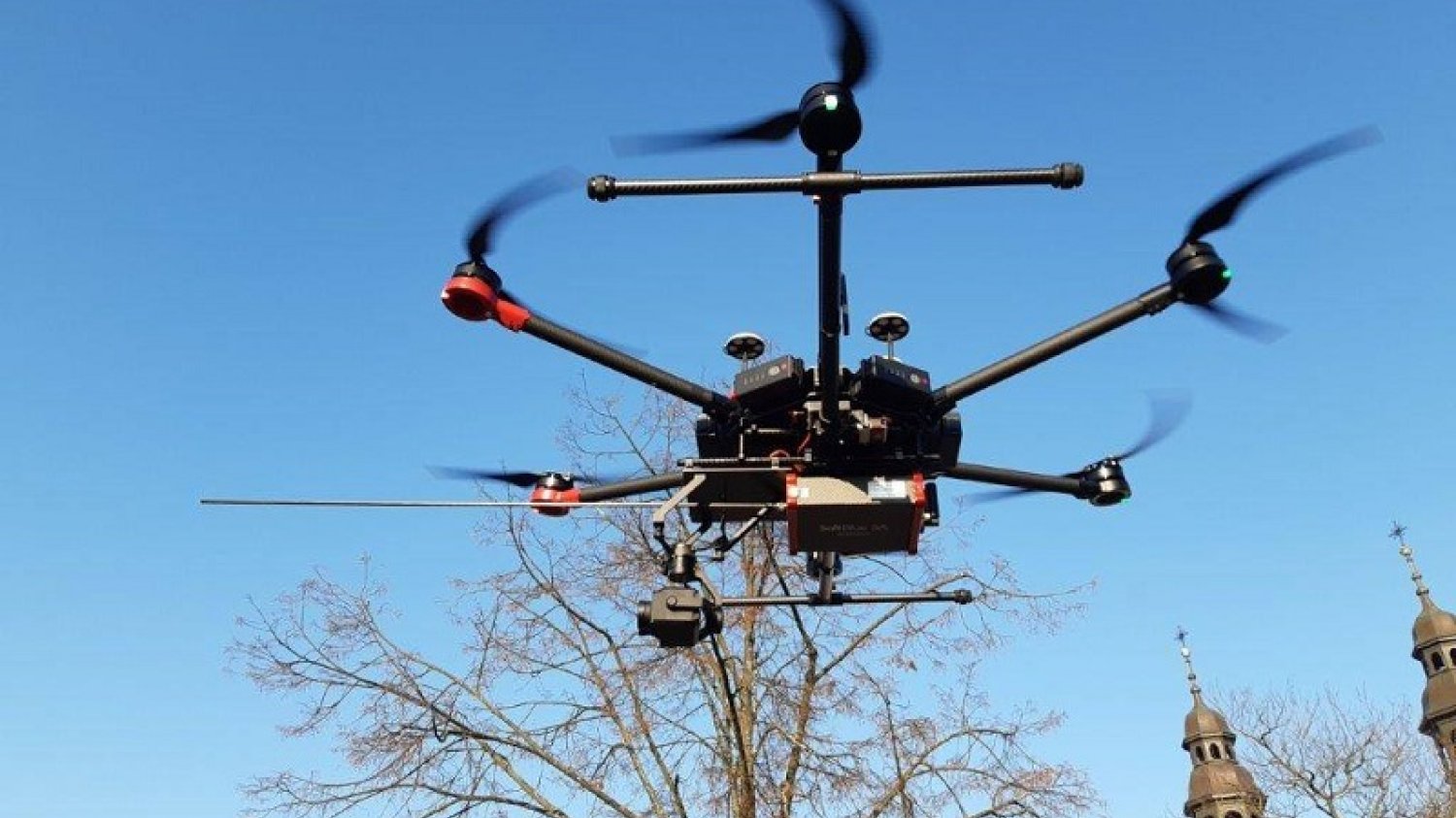 Głowica pomiarowa AirDron umożliwia także analizę składu powietrza i wgląd do palenisk, bez konieczności bezpośredniego dostępu do pieca.